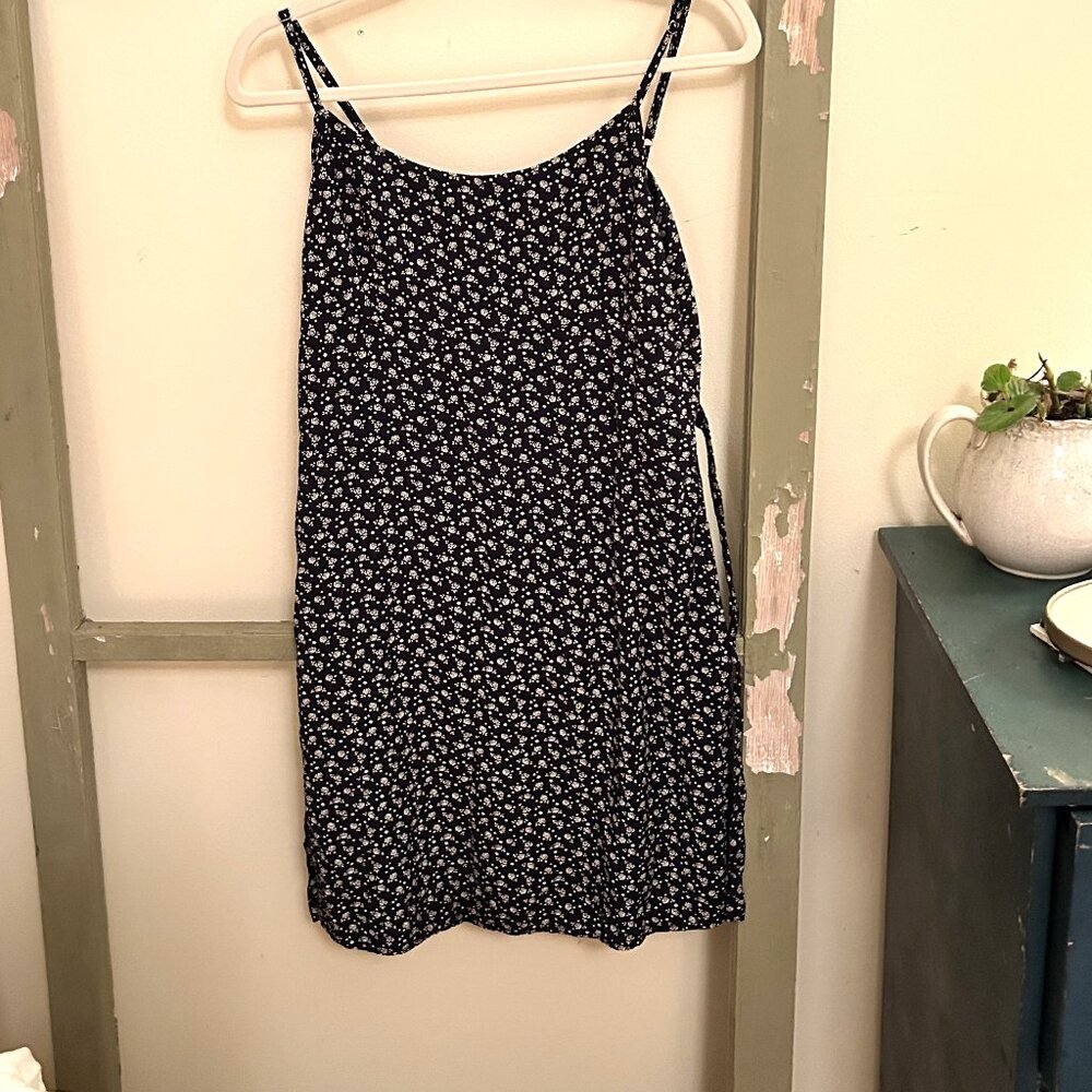 Brandy Melville navy/white floral sundress